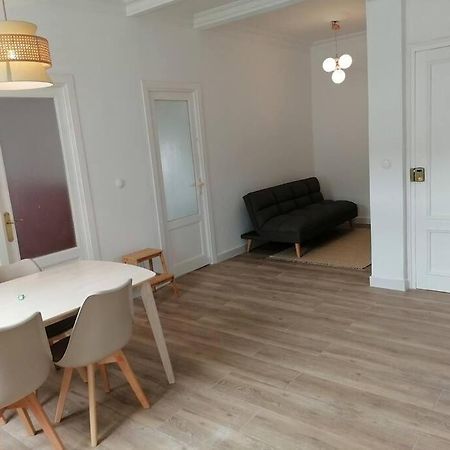Apartamento Completamente Equipado Centro Ferrol Luaran gambar