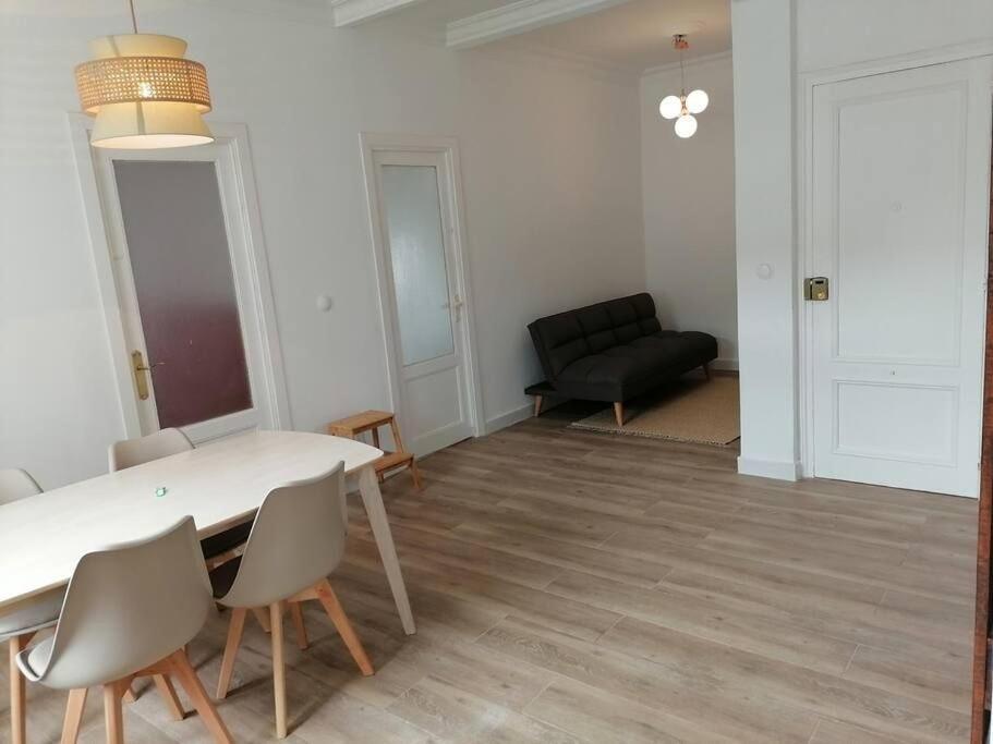 Apartamento Completamente Equipado Centro Ferrol Luaran gambar