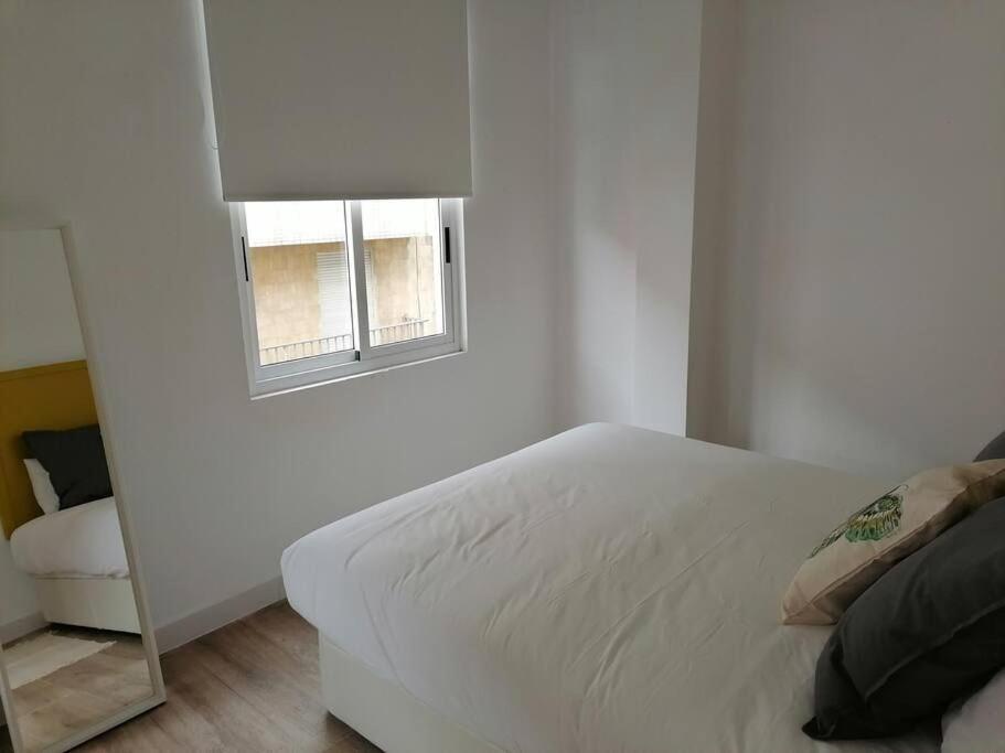 Apartamento Completamente Equipado Centro Ferrol Luaran gambar